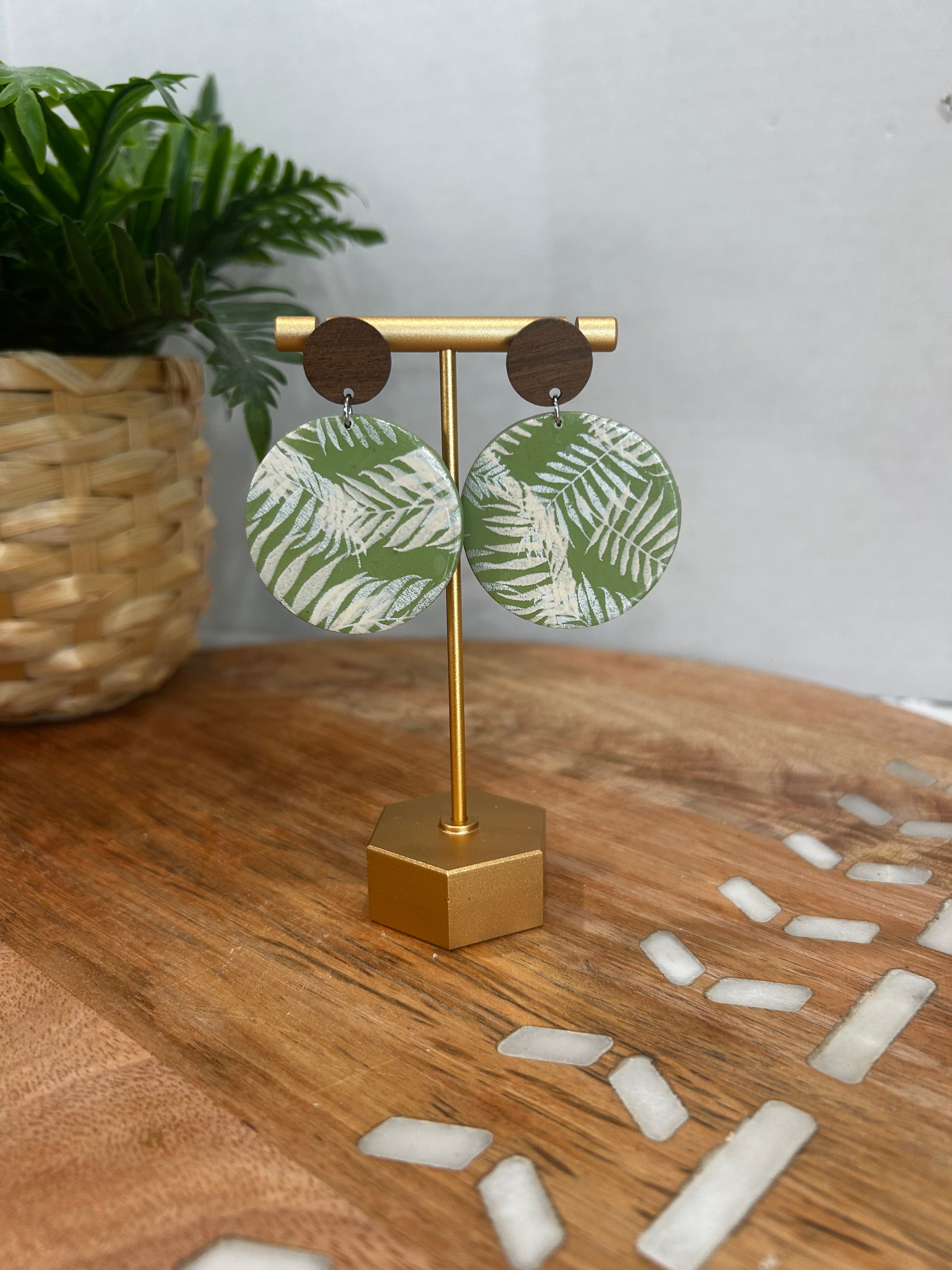 Palm Dangle