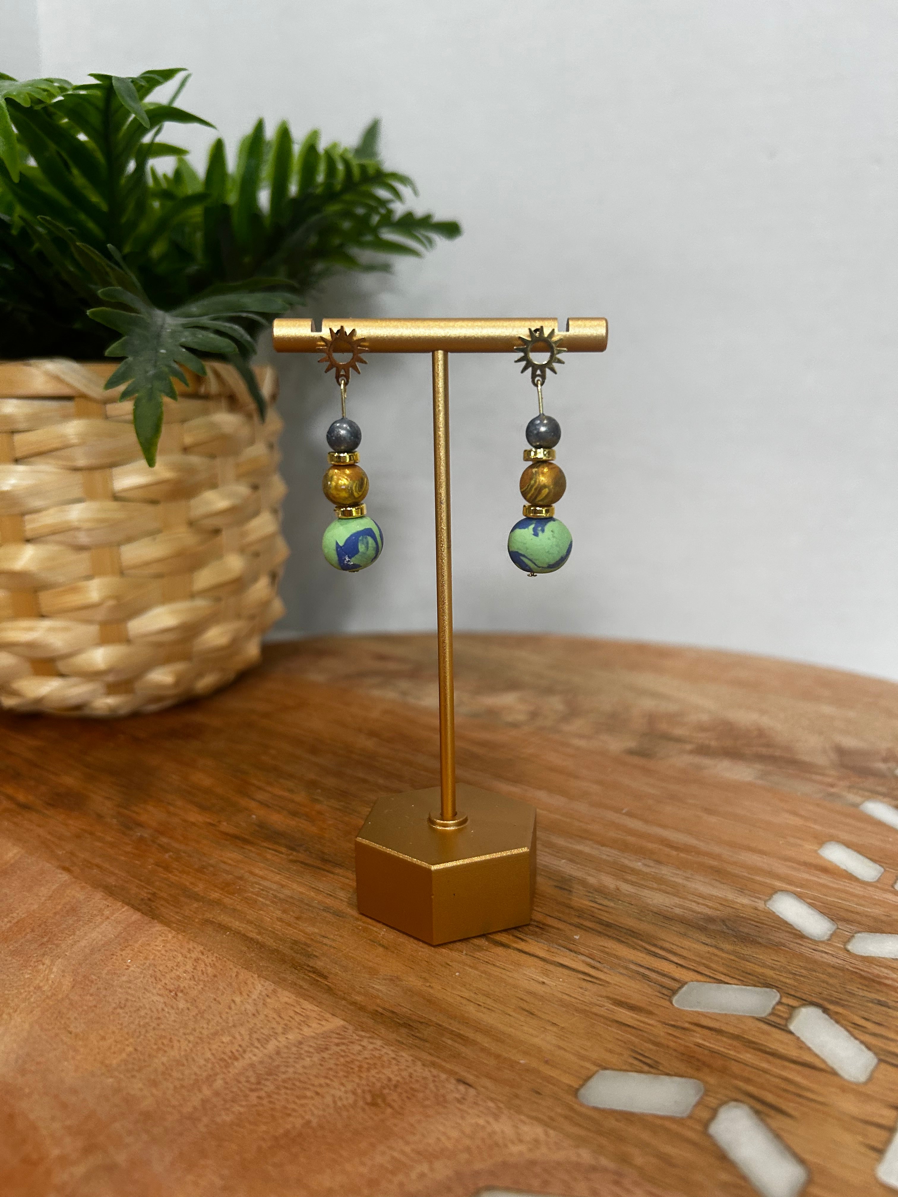 Planet Dangle